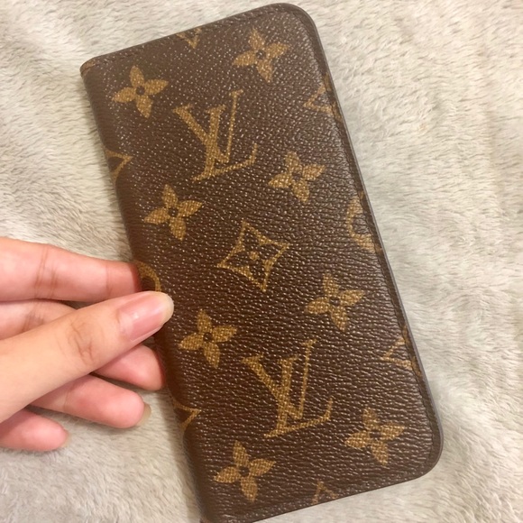 ❌❌SOLD❌❌LOUIS VUITTON IPHONE X FOLIO CASE - Picture 5 of 8